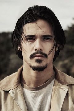 Jack Murillo interpreta Marine