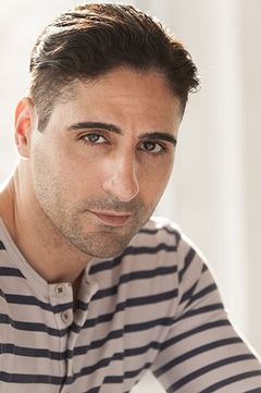 Tristan Laurence Perez interpreta Spanish Fisherman