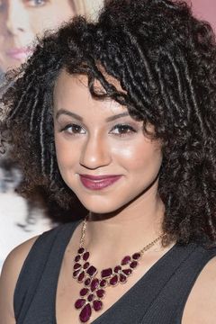 Erika Coleman interpreta Pearl Grimes