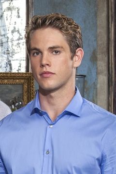 Jedidiah Goodacre interpreta Jake