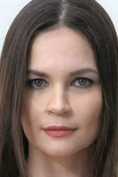 Oksana Semenova interpreta Mercedes Passenger