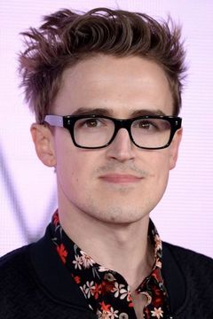 Tom Fletcher interpreta Himself - McFly Band Member