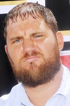 Joe Hennig interpreta Curtis Axel