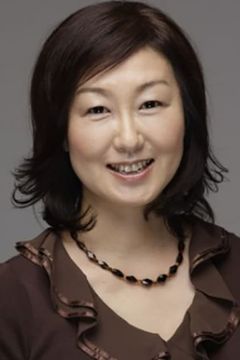 Akiko Takeshita interpreta Japanese Tavern Boss Lady