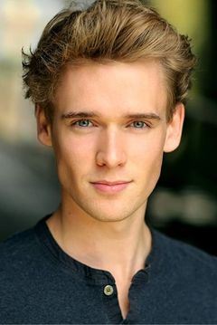 Harry Jarvis interpreta Charlie