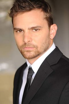 Jameson Perry interpreta Dancer