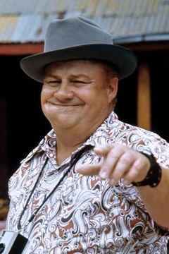 Clifton James interpreta Albert Fox