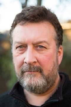 Ian Burfield interpreta Thomas Schumer