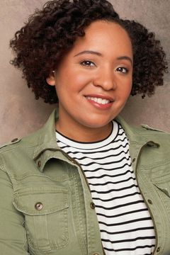 Ciara Caffey interpreta Private Lewis
