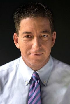 Glenn Greenwald interpreta Self