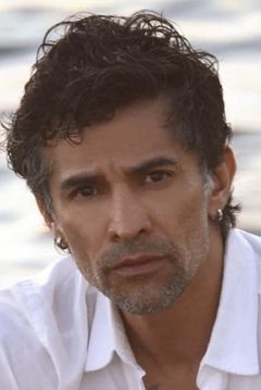 Alfredo Herrera interpreta Investigator