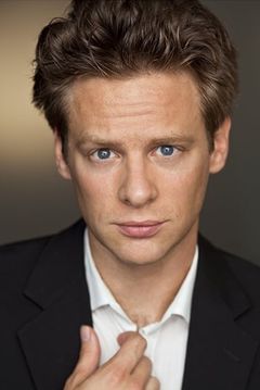 Jacob Pitts interpreta PFC Bill'Hoosier' Smith