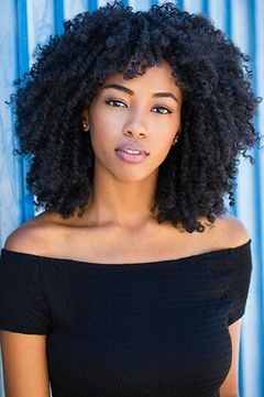 Joi Liaye interpreta Lisa
