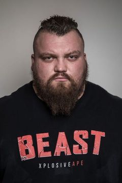 Eddie Hall interpreta Bartender