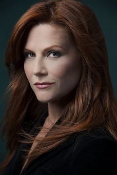Heather Hanson interpreta Lillah Sherwood