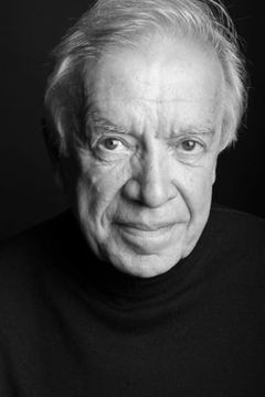 James Laurenson interpreta Dr. Daniel Goodman