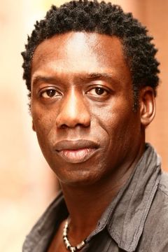 Hakeem Kae-Kazim interpreta Amahle
