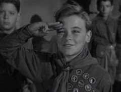 Larry Olsen interpreta Boy at Rifle Shoot (uncredited)