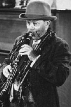 Loyal Underwood interpreta Man in Dance Hall (uncredited)