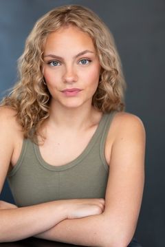 Lauren Viau interpreta Bessie