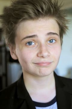 Lukas Laffarge interpreta Quentin