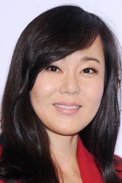 Yunjin Kim interpreta Karen Kim