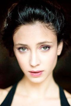 Lucrezia Massari interpreta Flora Gentile Ravasi