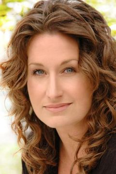 Rebecca Croll interpreta Mother Shopping