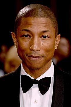 Pharrell Williams interpreta Self
