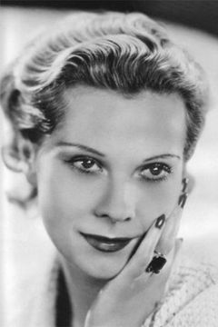 Natalie Paley interpreta Lily (uncredited)