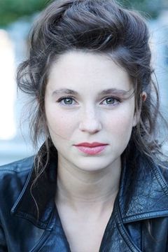 Pauline Cheviller interpreta Lise Castel