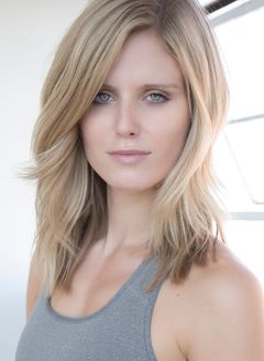 Rachel Olsen interpreta Sales Girl
