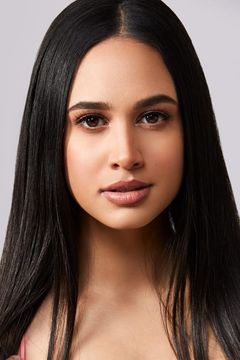 Emily Tosta interpreta Liv Hawthorne
