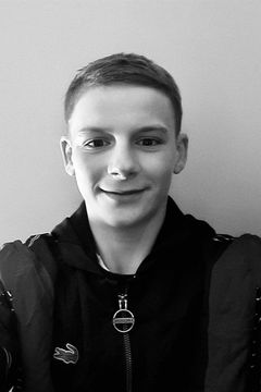 Logan Lefebvre interpreta Kiki (17 ans)