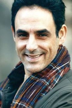 Ahmed Hafiene interpreta Padre di Sana e Rami