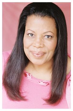 Jennifer Echols interpreta Nurse Selma