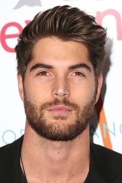 Nick Bateman interpreta Actor