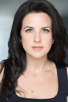 Helen Johns interpreta Lady in White