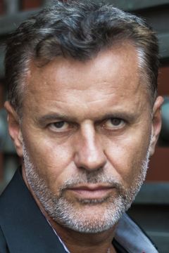 Jack Dimich interpreta Vitolda