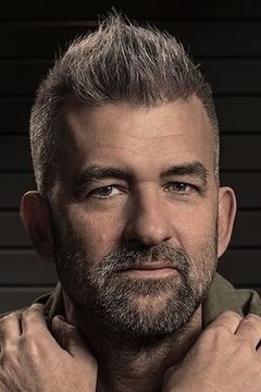 Brian Vander Ark interpreta Ricki Bell