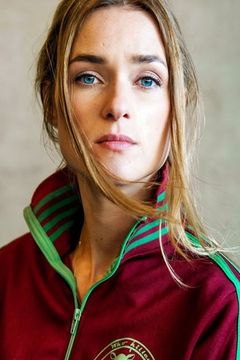Josephin Busch interpreta Lucy Elbe