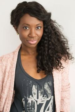 Natasha Ofili interpreta Creed Family Chef