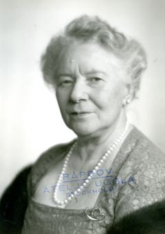 Elsa Ebbesen-Thornblad interpreta Magdalena Ledfors