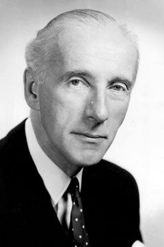 Wilfrid Hyde-White interpreta'Doodles' Fletcher