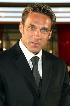 Gary Daniels interpreta Bryan Fury