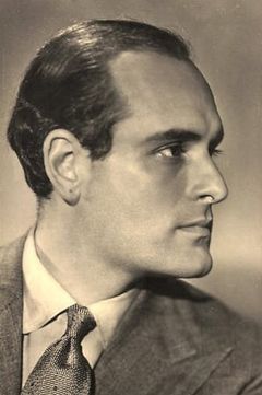 Friedrich Benfer interpreta Giulio Roero