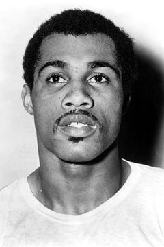 Ken Norton interpreta Drum