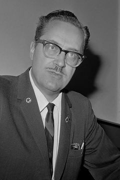 Forrest J. Ackerman interpreta Stolen Car Man