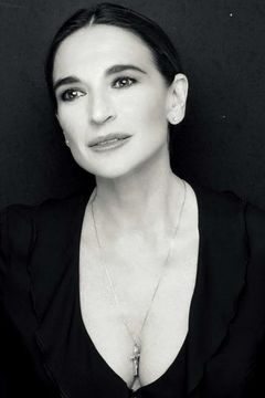 Lina Sastri interpreta Maria Pia Giordano