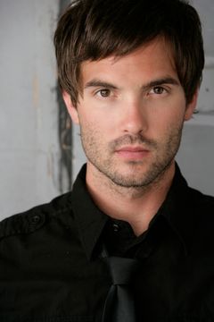 Christopher DesRoches interpreta Rick Brody